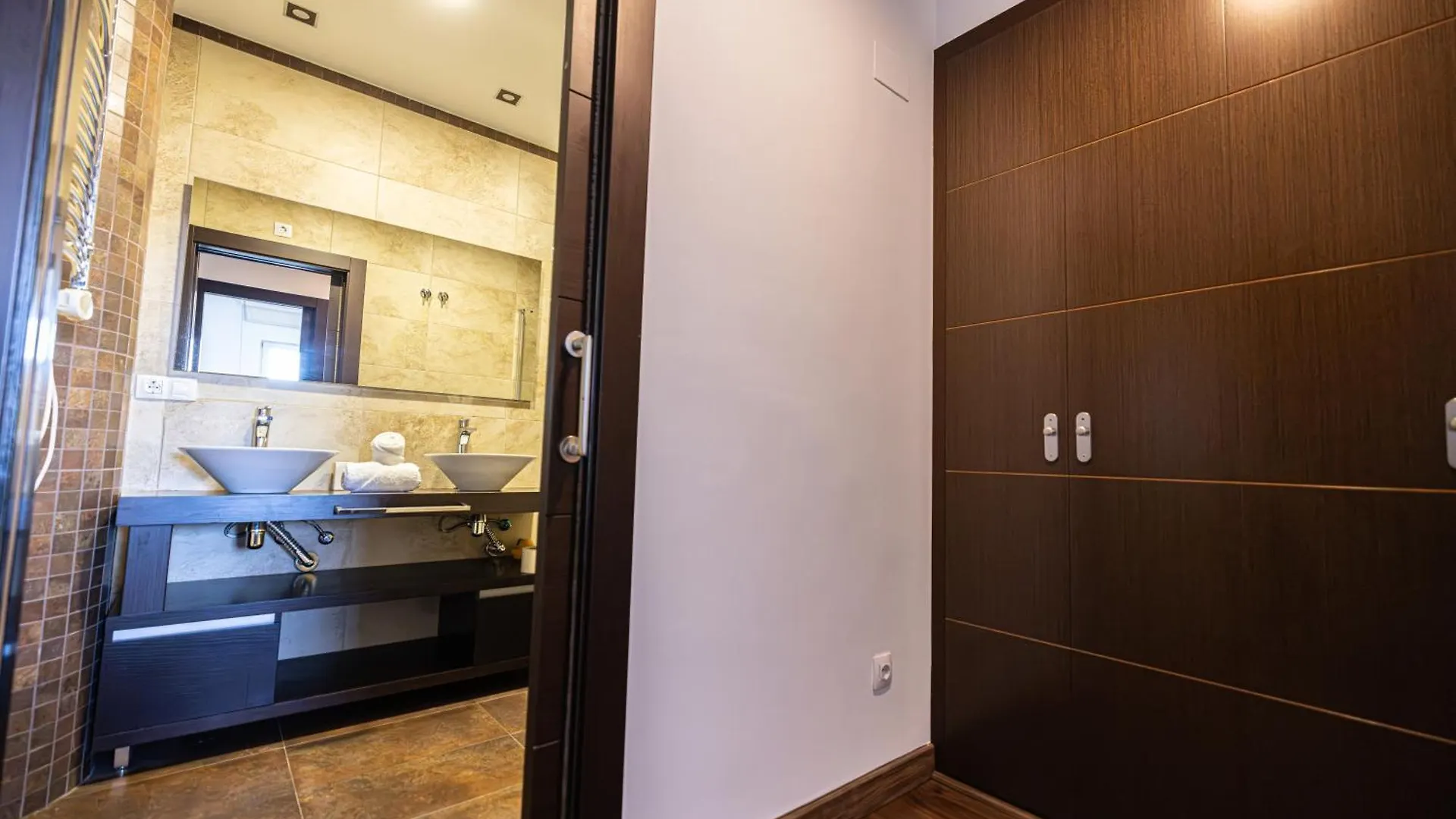 Apartment Holidays Suites 4 Dormitorios 4 Banos 3 Plazas De Parking Sierra Nevada Spain